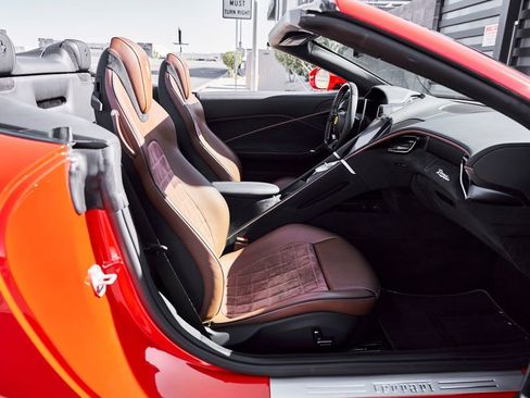 Used 2024 Ferrari Roma Spider RWD image 34