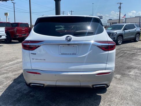 Used 2021 Buick Enclave Essence w/ Sound and Sites Package FWD image 4