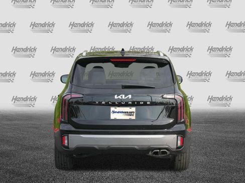 Used 2025 Kia Telluride EX w/ EX Captain's Chair Package image 8