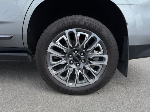 Used 2023 GMC Yukon Denali Ultimate AWD/4WD image 34