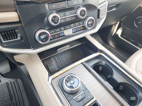 Used 2024 Ford Expedition Limited RWD image 22