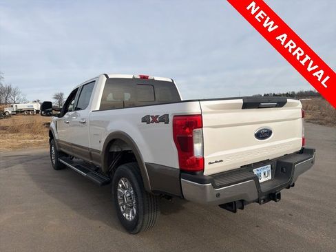 Used 2019 Ford F250 Lariat w/ Chrome Package image 5