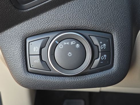 Used 2019 Ford Escape SEL FWD image 25
