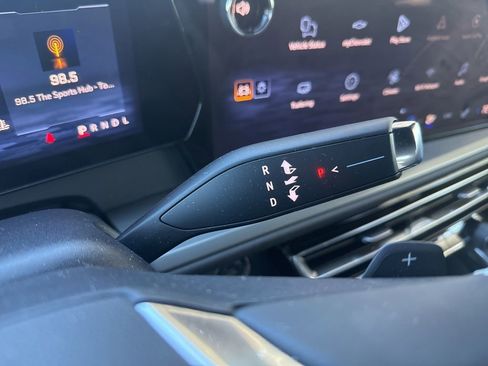 Used 2026 Chevrolet Traverse LT w/ Midnight/Sport Edition image 23