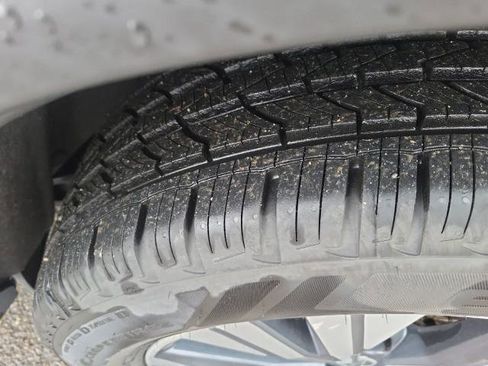 Used 2021 Nissan Rogue SV w/ Premium Package image 9