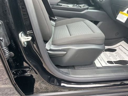 New 2026 Chevrolet Equinox LT image 32