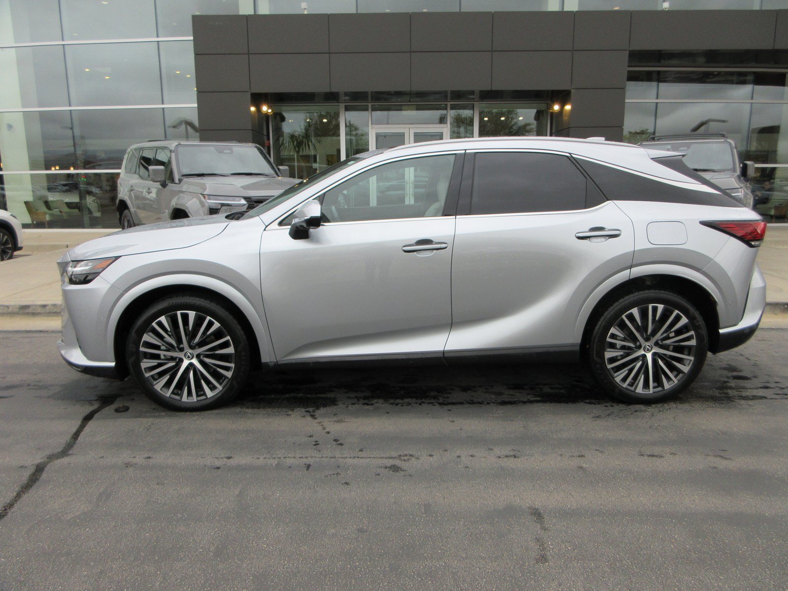 Used 2024 Lexus RX 350 w/ Convenience Package AWD/4WD image 3