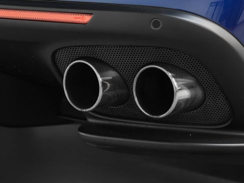 Used 2018 Ferrari GTC4Lusso image 40