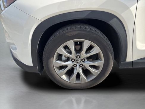 Used 2024 Toyota Grand Highlander Limited image 44