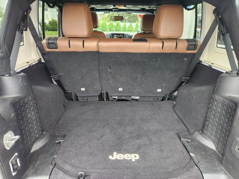 Used 2017 Jeep Wrangler Unlimited Sahara w/ Dual Top Group AWD/4WD image 43