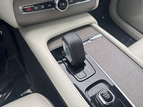 Used 2023 Volvo XC90 B5 Plus w/ Protection Package Premier AWD/4WD image 19