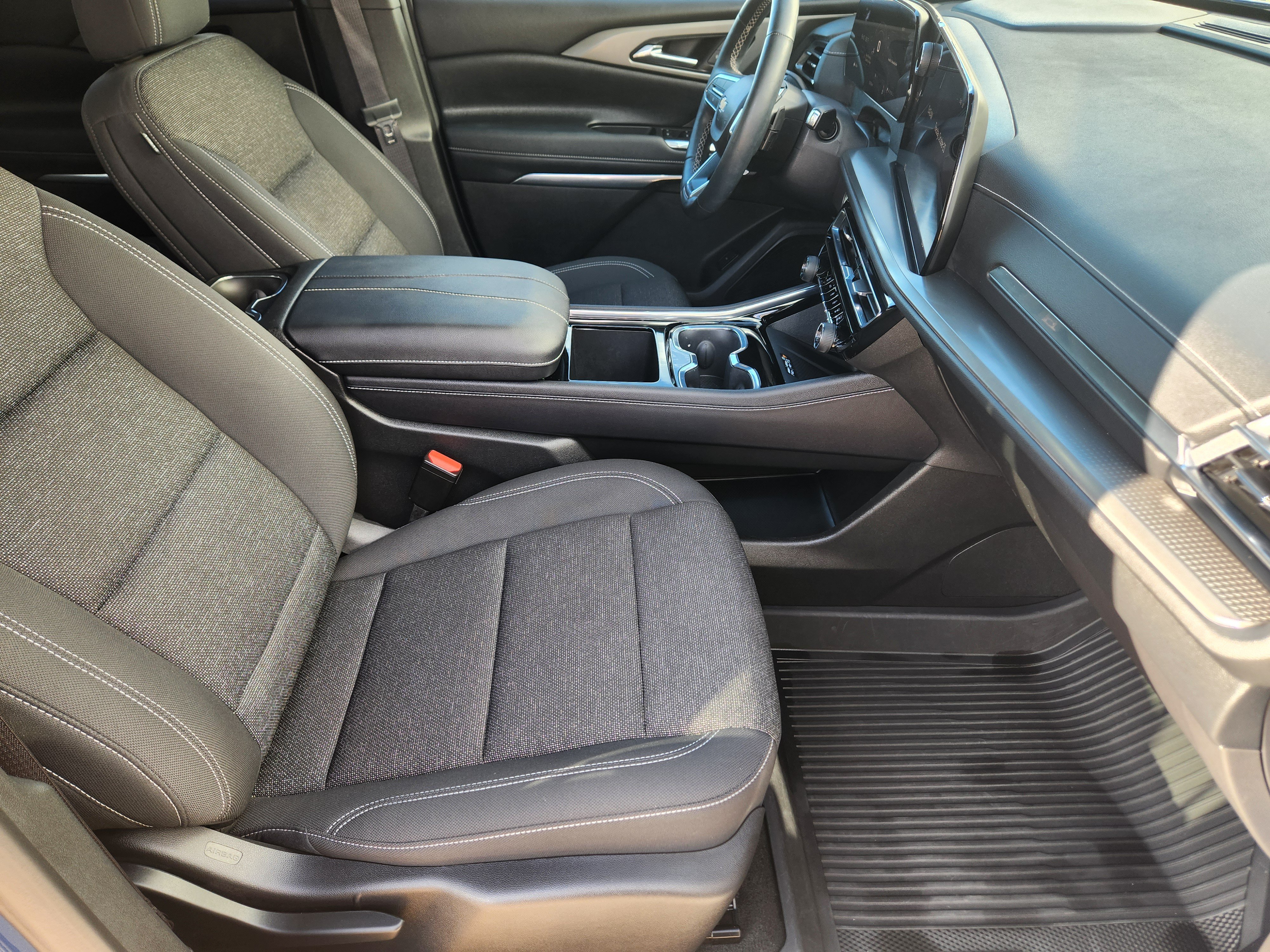 Used 2025 Chevrolet Traverse LT w/ Driver Confidence Package FWD image 10