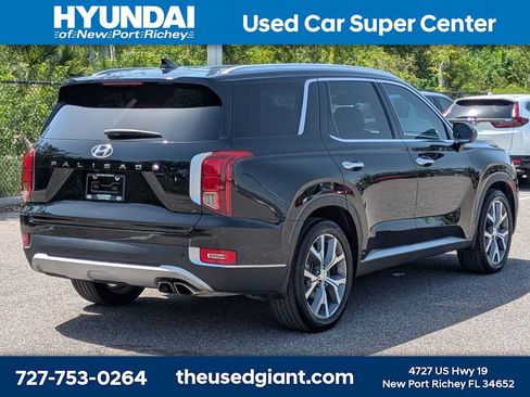 Used 2022 Hyundai Palisade SEL w/ Premium Package FWD image 5