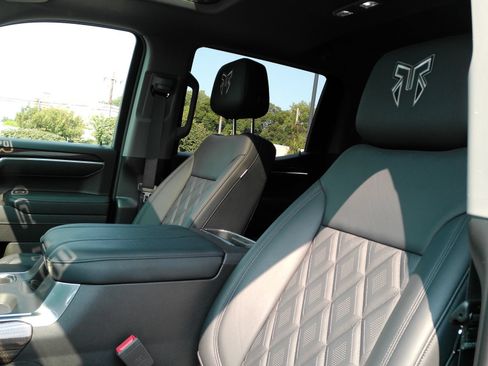 Used 2025 Chevrolet Silverado 1500 RST AWD/4WD image 11