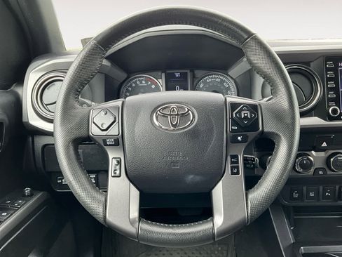 Used 2021 Toyota Tacoma TRD Sport w/ Technology Package AWD/4WD image 18