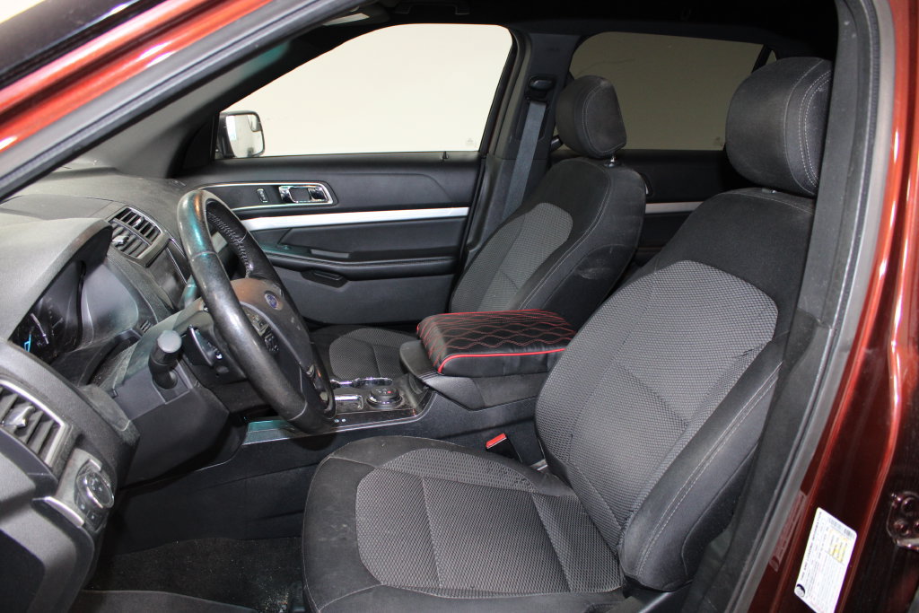 Used 2016 Ford Explorer XLT w/ Equipment Group 201A AWD/4WD image 12