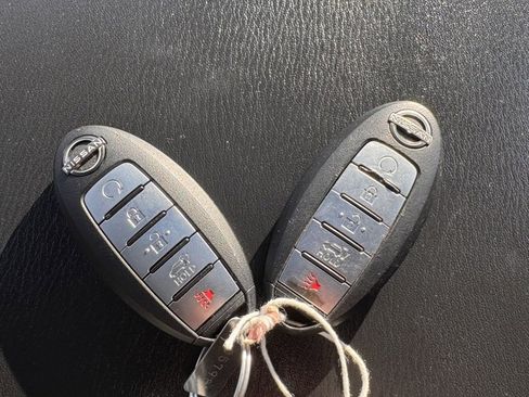 Used 2024 Nissan Armada SL w/ Captain's Chairs Package image 36