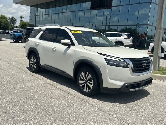 Used 2023 Nissan Pathfinder SL AWD/4WD image 5