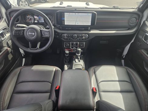 Used 2026 Jeep Wrangler Unlimited Rubicon AWD/4WD image 7