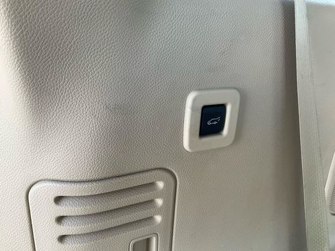 Used 2017 Ford Expedition Limited w/ Equipment Group 301A AWD/4WD image 27