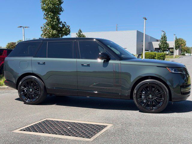 Used 2025 Land Rover Range Rover Long Wheelbase SE AWD/4WD image 13