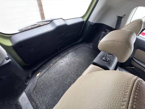 Used 2013 Kia Soul ! w/ Premium Pkg FWD image 28