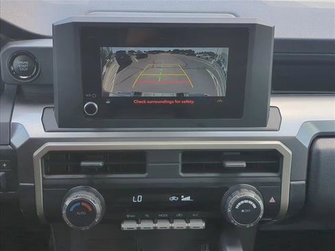 Certified 2024 Toyota Tacoma SR5 w/ SR5 Upgrade Package AWD/4WD image 17