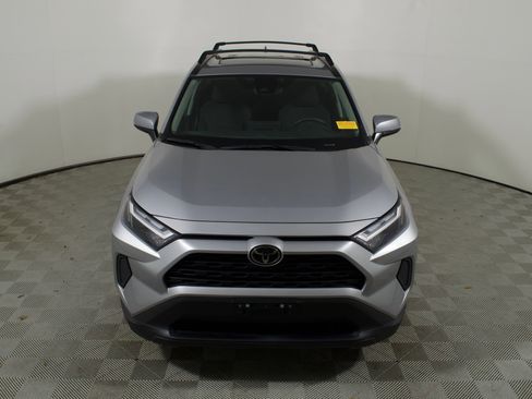Used 2024 Toyota RAV4 XLE w/ Convenience Package image 4