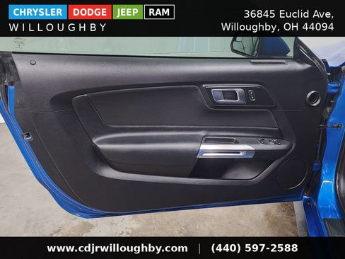 Used 2019 Ford Mustang GT w/ Black Accent Package RWD image 11