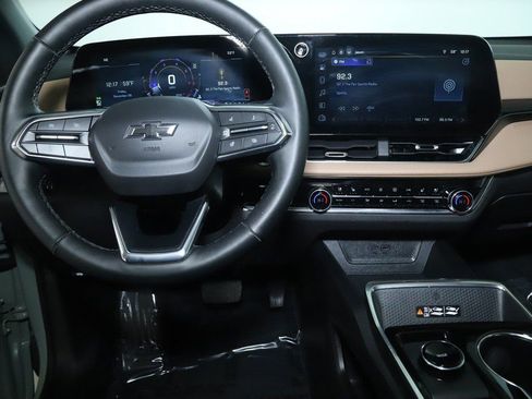 Used 2025 Chevrolet Equinox ACTIV w/ Safety and Technology Package image 27