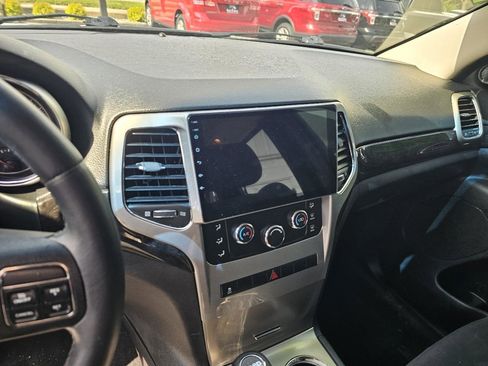 Used 2013 Jeep Grand Cherokee Laredo w/ Laredo E Group AWD/4WD image 25