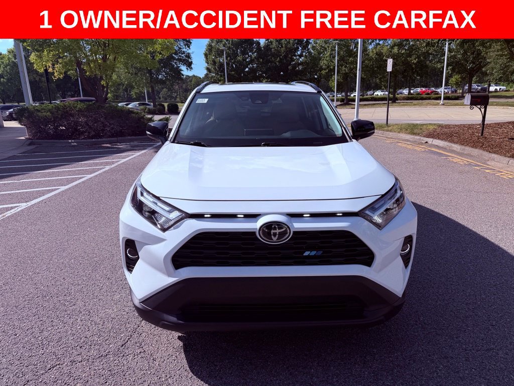 Used 2025 Toyota RAV4 XLE w/ Convenience Package FWD image 2