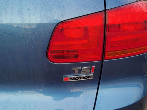Used 2017 Volkswagen Tiguan S image 4