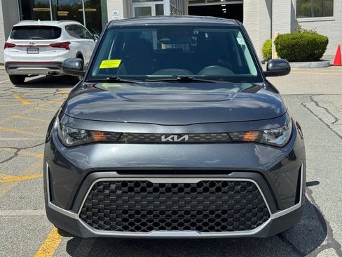 Used 2024 Kia Soul LX w/ Option Group 015 FWD image 9