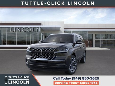 New 2026 Lincoln Navigator Reserve AWD/4WD image 2