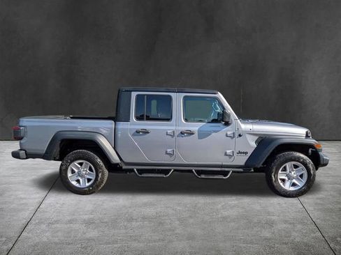 Used 2020 Jeep Gladiator Sport w/ Quick Order Package 24S AWD/4WD image 3