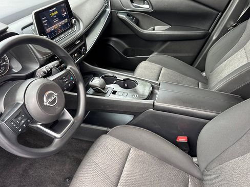 Used 2024 Nissan Rogue SV image 10