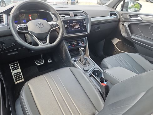 Certified 2024 Volkswagen Tiguan SE R-Line AWD/4WD image 4
