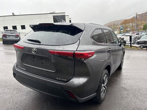 Used 2022 Toyota Highlander XLE image 15