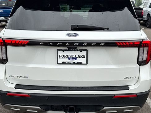 Used 2025 Ford Explorer Active w/ Active Comfort Package image 19