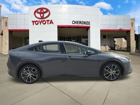 Used 2026 Toyota Prius XLE image 4