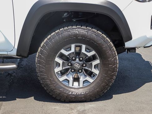 Certified 2023 Toyota Tacoma TRD Off-Road w/ Technology Package RWD image 11