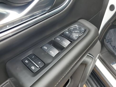 Used 2024 Chevrolet Suburban Premier RWD image 22