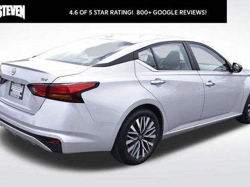 Used 2024 Nissan Altima 2.5 SV image 4