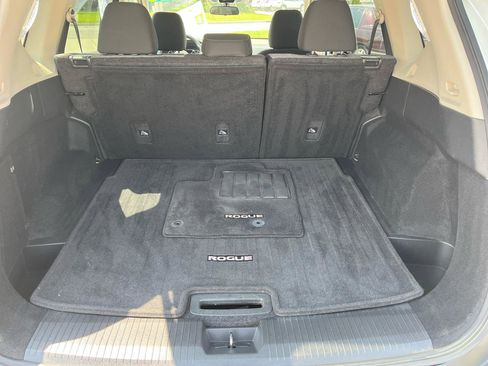 Used 2023 Nissan Rogue SV AWD/4WD image 16