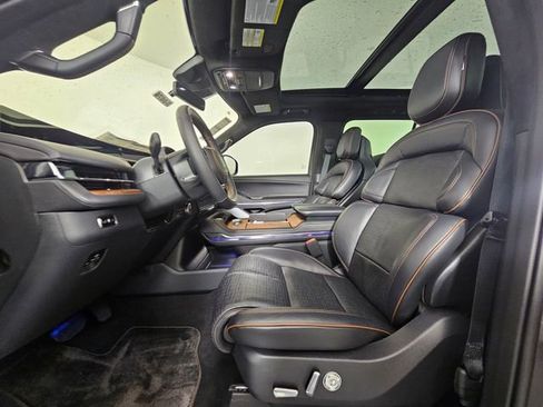 New 2025 Lincoln Navigator L Black Label image 20