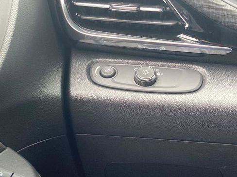 Used 2025 Buick Envista Sport Touring w/ Convenience I Package image 13