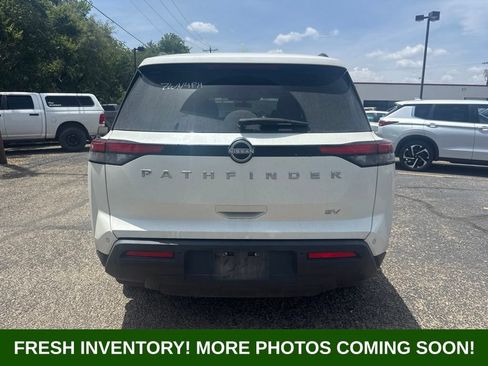 Used 2024 Nissan Pathfinder SV FWD image 3