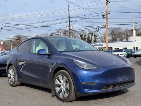 Used 2024 Tesla Model Y Long Range image 5