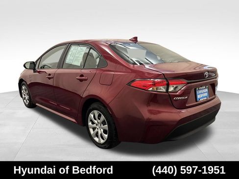 Used 2025 Toyota Corolla LE FWD image 8